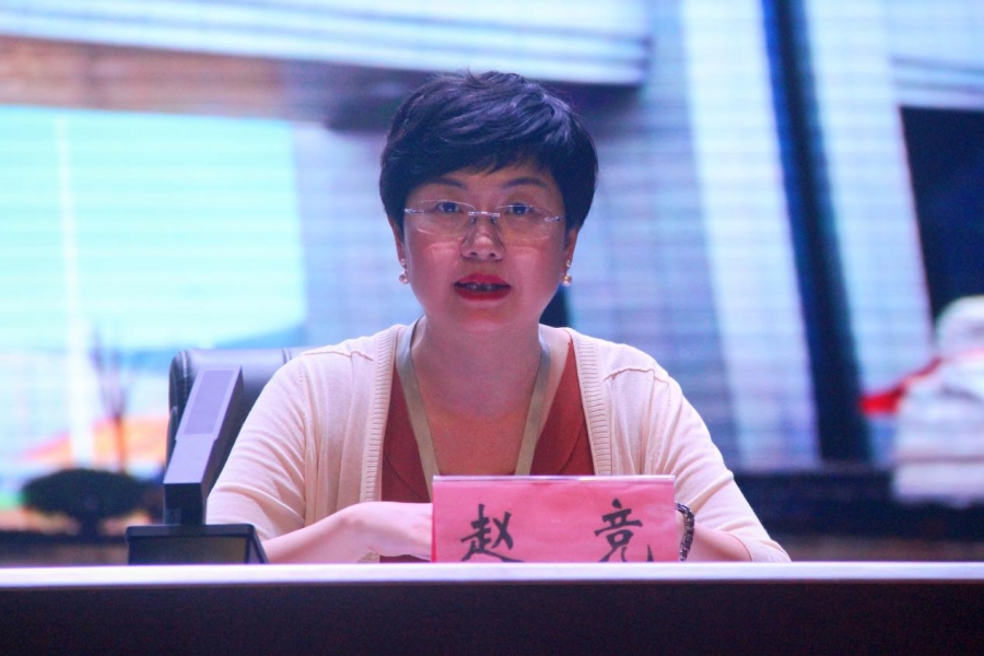 弦歌不輟育桃李，奮楫揚帆啟新程 湖南幼專2025級新生開啟人工智能應用軟件學習之旅